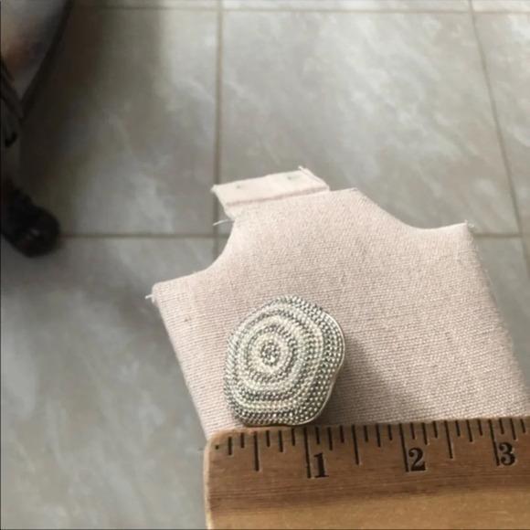 Stretchy Rhinestone Ring - Picture 5 of 5